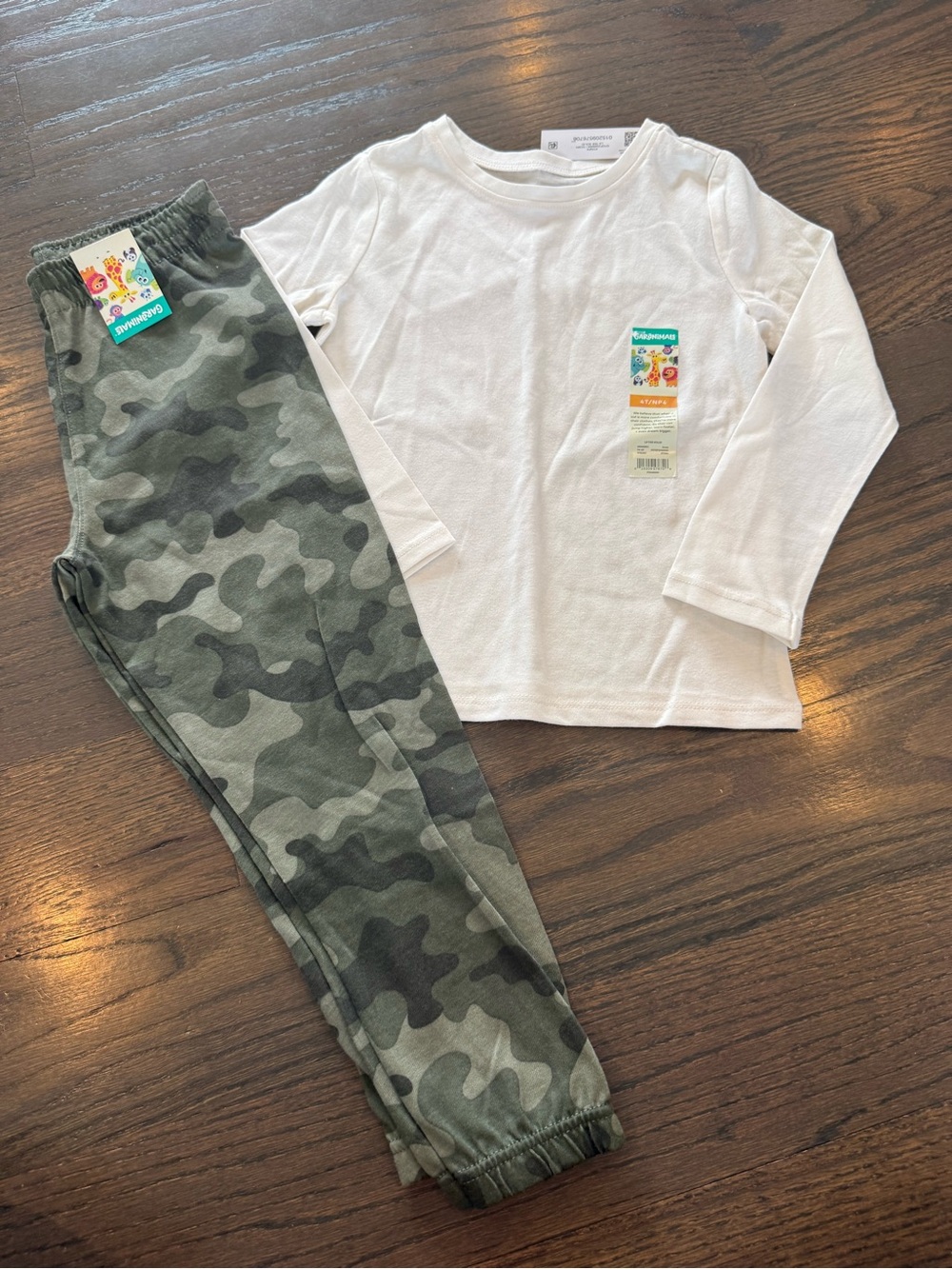NWT 4T Garanimals Outfit